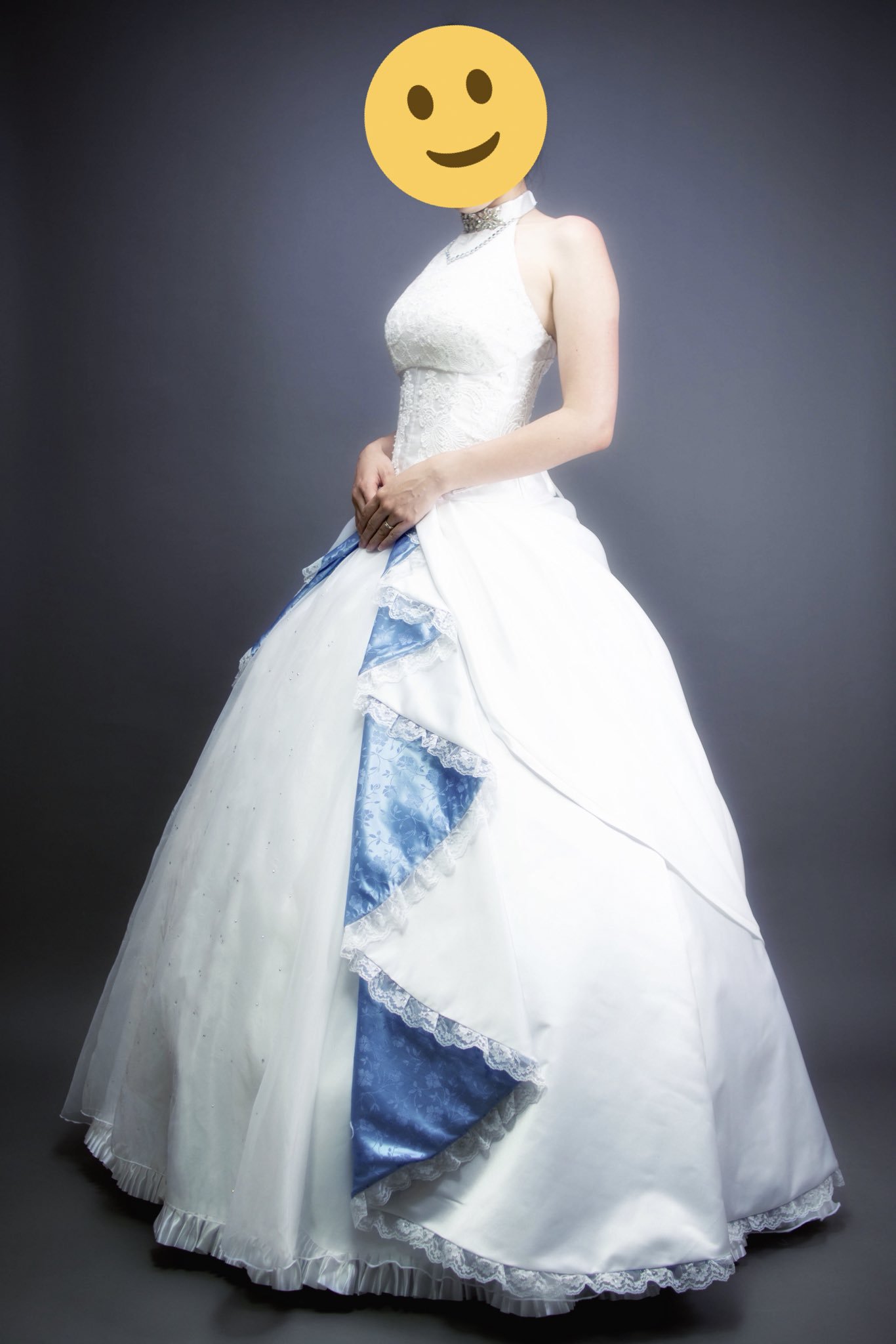 最浪漫的約定！新郎答應「親手做婚紗送新娘」　結婚當天「超細緻手工雕花嫁衣」轉身超美❤️