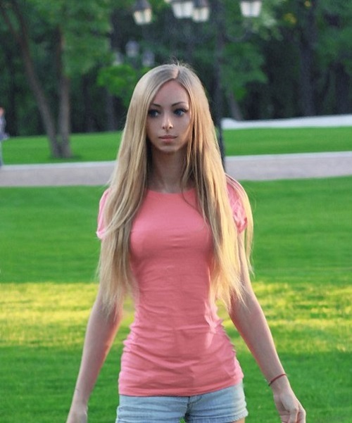 烏克蘭真人芭比「宣稱臉蛋純天然」沒人相信！一看到她「清純天使級素顏」網秒讚翻：沒化妝更好看❤