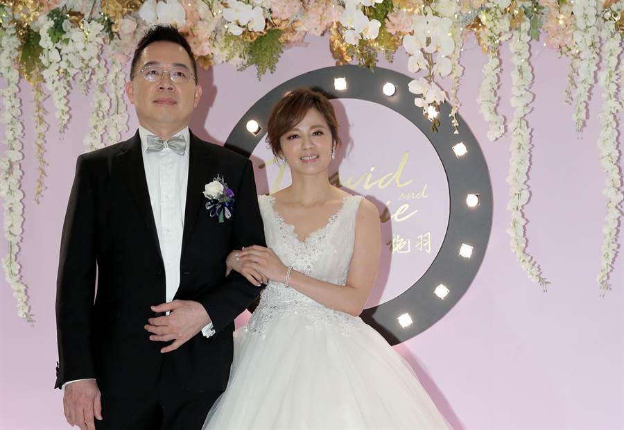 再婚2年好幸福！「洪榮宏前妻」陳施羽二嫁二婚夫　「對現任2兒視如己出」重組甜蜜七口之家