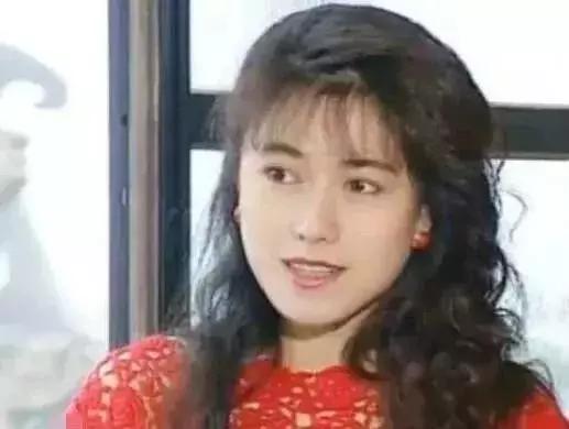 瀟灑迎接單身!《家有仙妻》戈偉如敢愛敢恨「兩度離開豪門超乾脆」 比起妻子「更重視當母親」55歲仍美翻