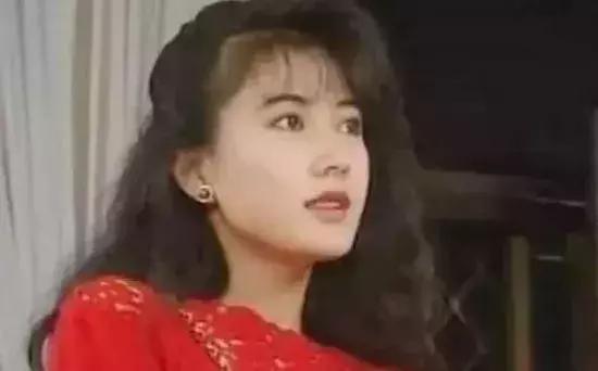 瀟灑迎接單身!《家有仙妻》戈偉如敢愛敢恨「兩度離開豪門超乾脆」 比起妻子「更重視當母親」55歲仍美翻