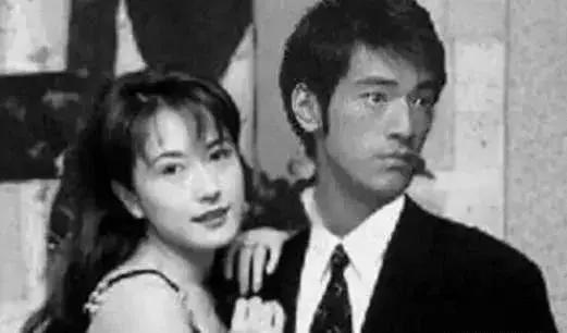 瀟灑迎接單身!《家有仙妻》戈偉如敢愛敢恨「兩度離開豪門超乾脆」 比起妻子「更重視當母親」55歲仍美翻