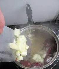 一種水煮的「水果茶」治便秘排宿便 喝了一個月還瘦了5kg:想瘦身不要錯過