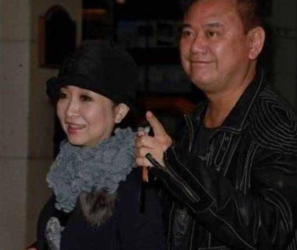 婚後不孕「3個月動6次手術」丈夫卻寵她一輩子　今「老公破產2次」女星不離棄共患難