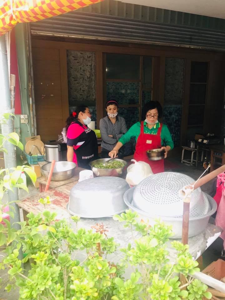堅持14年！屏東阿嬤賣房「免費包上千粽子」　袖子掀開「手臂都是痕跡」網友感動：活菩薩