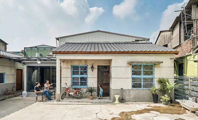 留住老房子留住根！屏東設計師修復「廢棄10年的荒宅」  攜「一家四代7口」入住超狂復古房