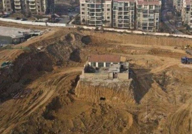 嫌4000萬補償太少！全球最狂釘子戶「獅子大開口要13億」才肯搬　曝光「17年後貪心下場」網看傻
