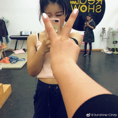 超勵志!史上最醜女團Cindy「整個人瘦一圈」 神進化「圓臉土妹→時尚長腿妹」網看傻:氣場超強