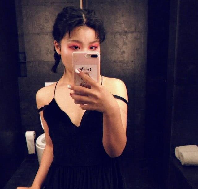 超勵志!史上最醜女團Cindy「整個人瘦一圈」 神進化「圓臉土妹→時尚長腿妹」網看傻:氣場超強