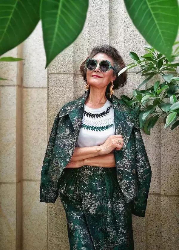 年齡只是數字！76歲老奶奶「騎哈雷、穿越西藏沙漠、當模特兒」　把日子活成電影：「追夢永不嫌晚！」