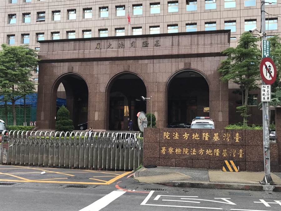 自稱玉皇、觀音！夫妻坐上神壇「供信眾膜拜」：這是神明的高度　他們「狂騙700萬」現在完蛋了