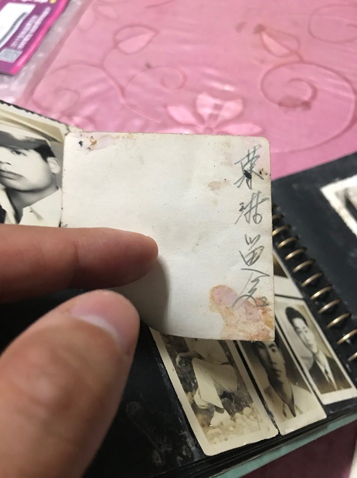 阿嬤堅稱「養過超兇大狗」　拿出「白色深V」舊照網驚：這不是狗...