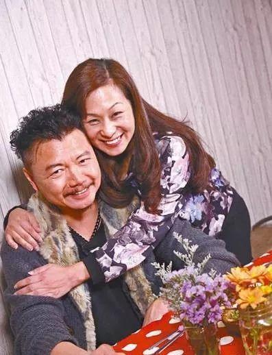 絕佳好男人！花百萬積蓄為妻子治病「不惜捐肝」　領養28子女不嫌苦「不期望善有善報」
