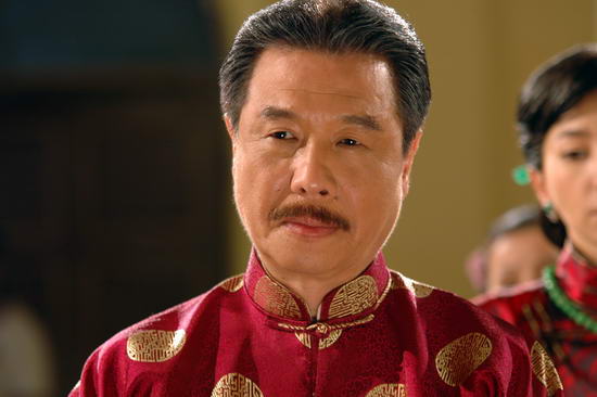 72歲龐祥麟喜獲「家族五代唯一千金」贈百萬名車 「帥兒接棒出道」曝從影40多年唯一遺憾