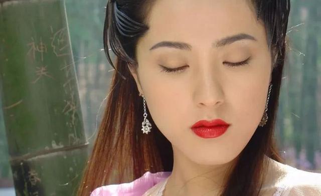 她是章子怡同學「三任男友皆是影帝」卻無疾而終　年過40今仍單身美貌如初