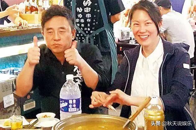 他曾和張學友齊名，和大7歲女星相戀16年分手，如今55歲另尋真愛
