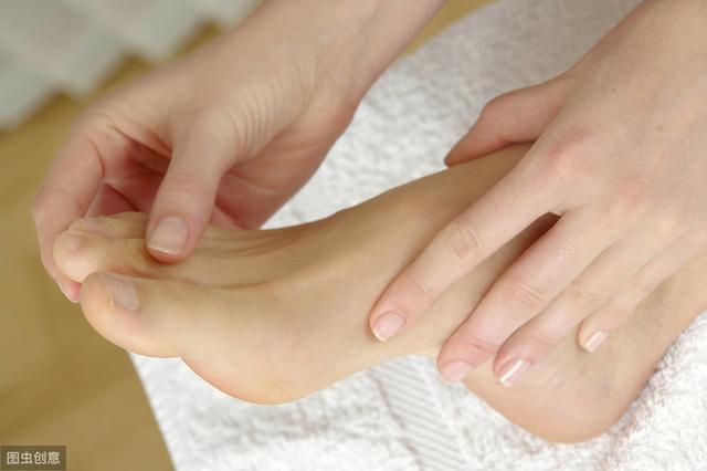 高血糖併發症很可怕！腳出現「3種癥狀」要重視　說明「糖尿病足」來了