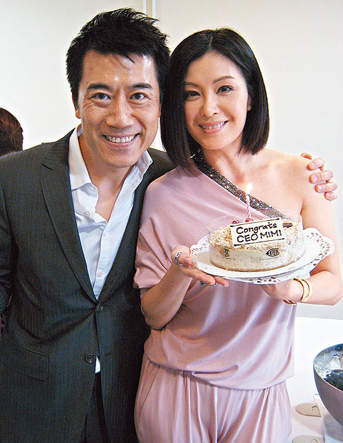 女星「结婚13天老公走了」遭批剋夫！當小三「向正宮道歉」成好姊妹　二婚夫2次不忠「仍選擇原諒」今甜蜜幸福