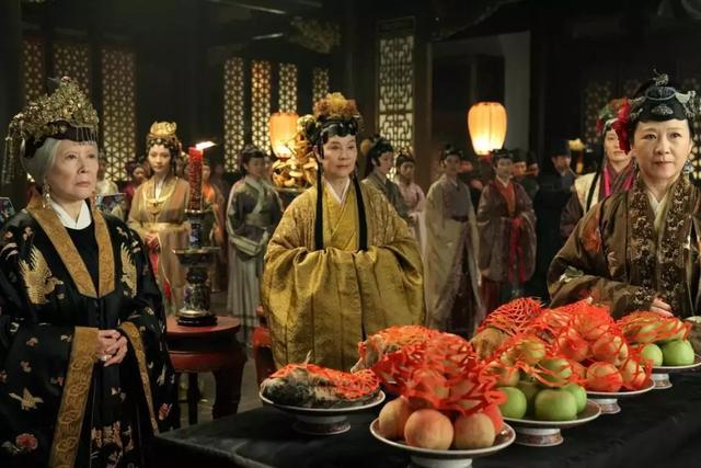 她20歲爆紅40歲曾自殺，離了兩次婚，卻活成太多女人渴望的樣子