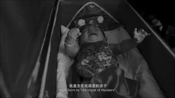 她20歲爆紅40歲曾自殺，離了兩次婚，卻活成太多女人渴望的樣子
