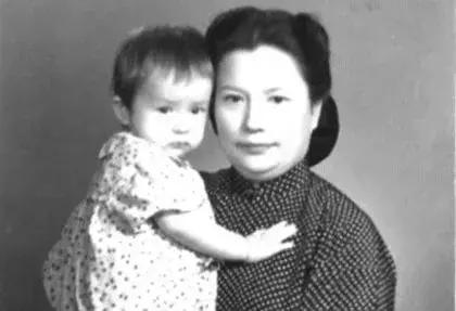 她20歲爆紅40歲曾自殺，離了兩次婚，卻活成太多女人渴望的樣子