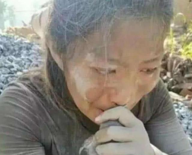 她是紅極一時的「水泥西施」！沒想到真實身份被揭穿，瞬間掉粉百萬，網友：自私的女人