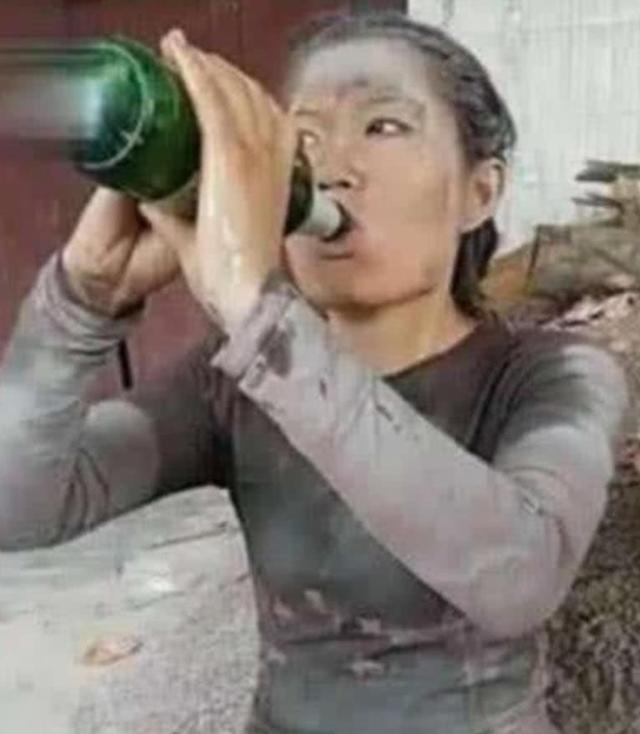 她是紅極一時的「水泥西施」！沒想到真實身份被揭穿，瞬間掉粉百萬，網友：自私的女人