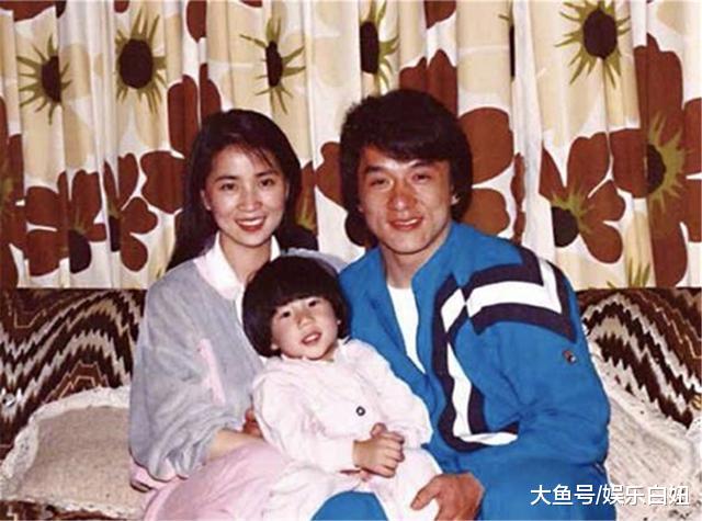 嫁給成龍42年！70歲資深女星「30年前的舊照」曝光　網一看驚喊：「真是撿到寶了！」
