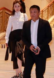 曾為男友流產2次！「同居7年共患難」分手收場　製作人老公「送8億豪宅寵愛」婚後幸福