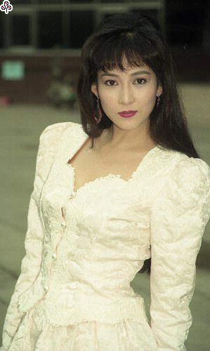 離婚爆輕生！中視花旦14年婚姻落得「和老公無話可說」相敬如賓　女兒伴母度低潮「成心靈導師」