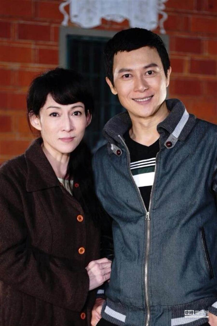 離婚爆輕生！中視花旦14年婚姻落得「和老公無話可說」相敬如賓　女兒伴母度低潮「成心靈導師」