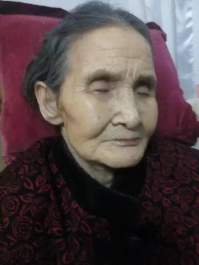 我們極樂世界見!菩薩老媽時候到了…「邊打坐念經」離開世界:人間最圓滿的道別