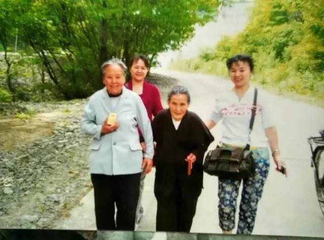 我們極樂世界見!菩薩老媽時候到了…「邊打坐念經」離開世界:人間最圓滿的道別