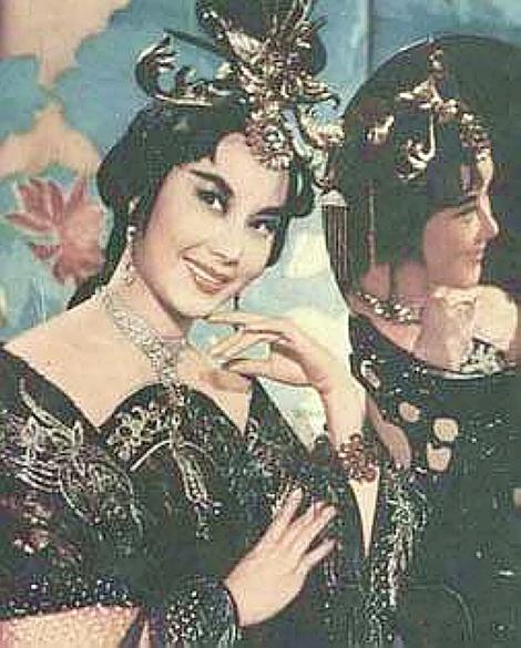 成龍喊她媽媽50年！金馬影后16歲爆紅「演好萊塢電影第一人」　獲頒終身成就獎「93歲結束傳奇一生」