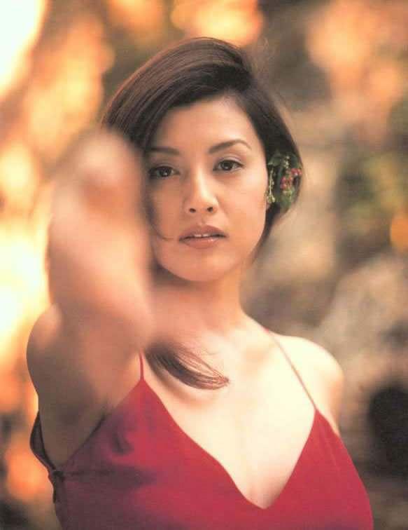 擁有絕色美貌！大咖女星「連郭富城都對她一見鍾情」　53歲穿和服現身「徹底被歲月遺忘」