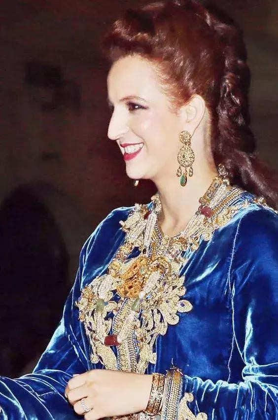 王室「灰姑娘」都沒好結果?摩洛哥王妃「傾倒風流國王獨佔後宮」,卻已神秘失蹤2年!