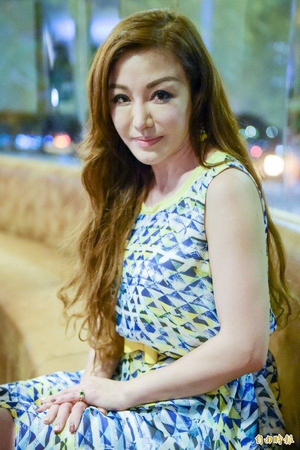 情勾聯電副董事!李珍妮未婚生女「生父卻是別人」 對方冷撇關係「每個月付20萬」讓她好心寒