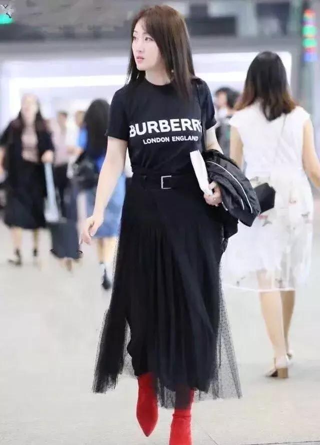 甜美歌后「為富商引產4次」3年戀愛耗盡她一生　今48歲容貌依舊「不再談愛」生活愜意