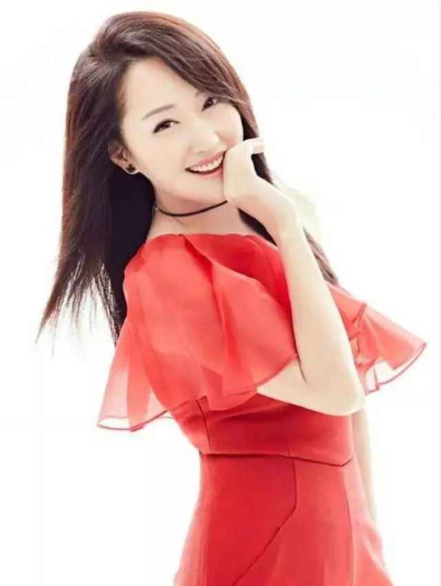 甜美歌后「為富商引產4次」3年戀愛耗盡她一生　今48歲容貌依舊「不再談愛」生活愜意