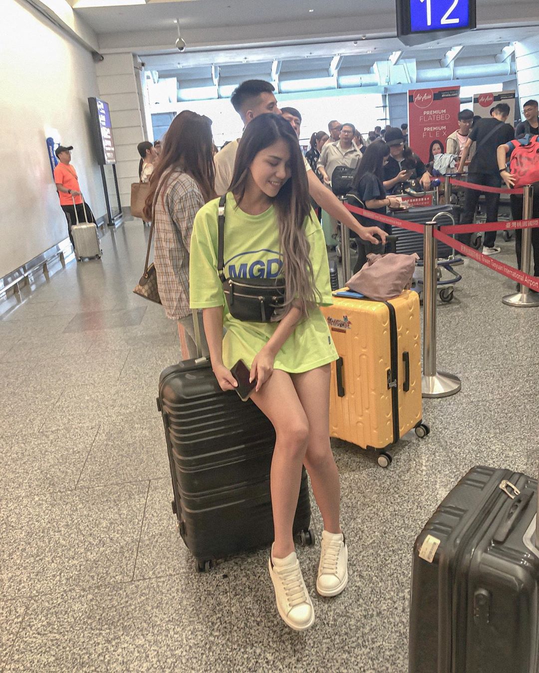 小鄧紫棋「出遊曬美照」被抓包:腋下黑黑的 她不刪照「高EQ化解尷尬」網讚:果然是女神