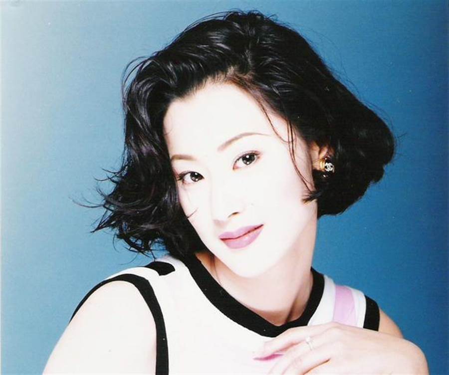 資深女星患重症淡出演藝圈！與兄母撕破臉「屢傳已逝消息」　現況「發福卻凍齡」生活恬淡絕不復出