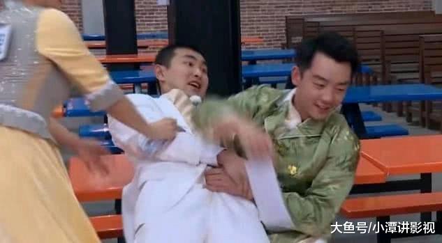 把觀眾騙好苦！跑男「撕名牌」內幕被揭開　開機前「早有安排」趙麗穎：再也不會參加了