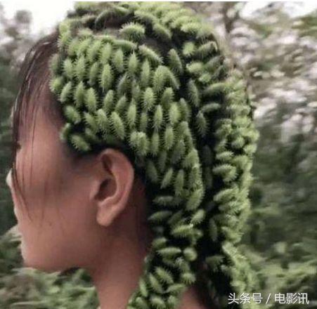  少女用「蒼耳」製作了漂亮的衣裳，連頭髮都沾滿了蒼耳，接下來不堪設想了！