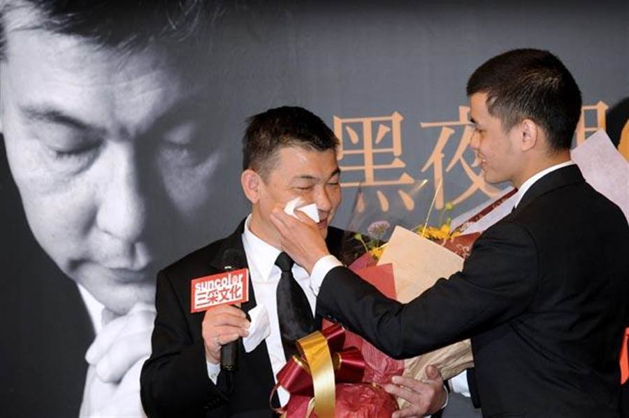 冬瓜大哥走了6年！獨子「接手3年搞垮事業」抱怨爸沒教養　某天聽到「爸爸最後的遺言」崩潰大哭