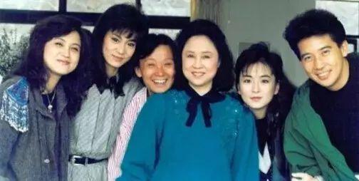 戲如人生！《包青天》趙永馨「曾遭男友動手」為情想不開　嫁燈光師「隱婚10年」56歲外表凍齡