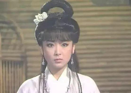 戲如人生！《包青天》趙永馨「曾遭男友動手」為情想不開　嫁燈光師「隱婚10年」56歲外表凍齡