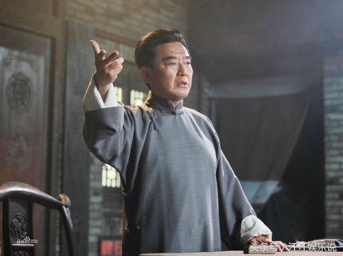 66歲李立群全家福曝光！超正女兒複製爸爸神韻「背景不簡單」　兒繼承衣缽出道一家定居加拿大