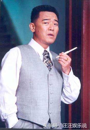 66歲李立群全家福曝光！超正女兒複製爸爸神韻「背景不簡單」　兒繼承衣缽出道一家定居加拿大