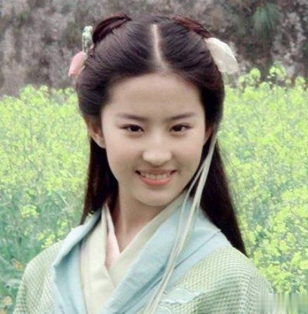 為什麼劉亦菲從不接清宮戲？當她換上「甄嬛裝」 網驚呆：一出場就劇終