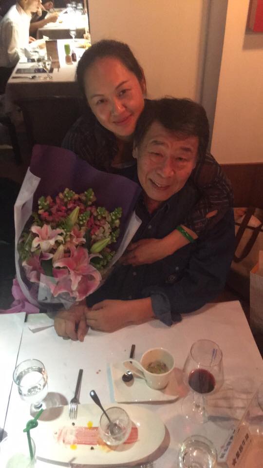 《土地公傳奇》陸一龍「娶小20歲留美妻」老少配逾20年　近況曝光「為兒女堅持不接反派」洋溢父愛
